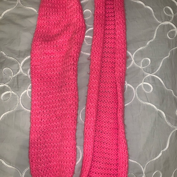 Hollister hot pink knot infinity scarf - Picture 3 of 3